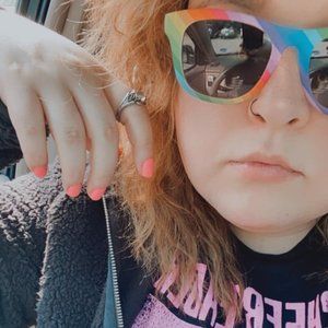 Meet your Posher, Marnie